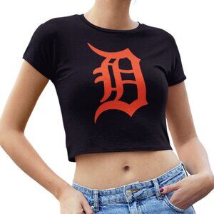 NEW Detroit Tigers Blackletter D Team Color Pop Form Fit Crop Top Shirt BLACK